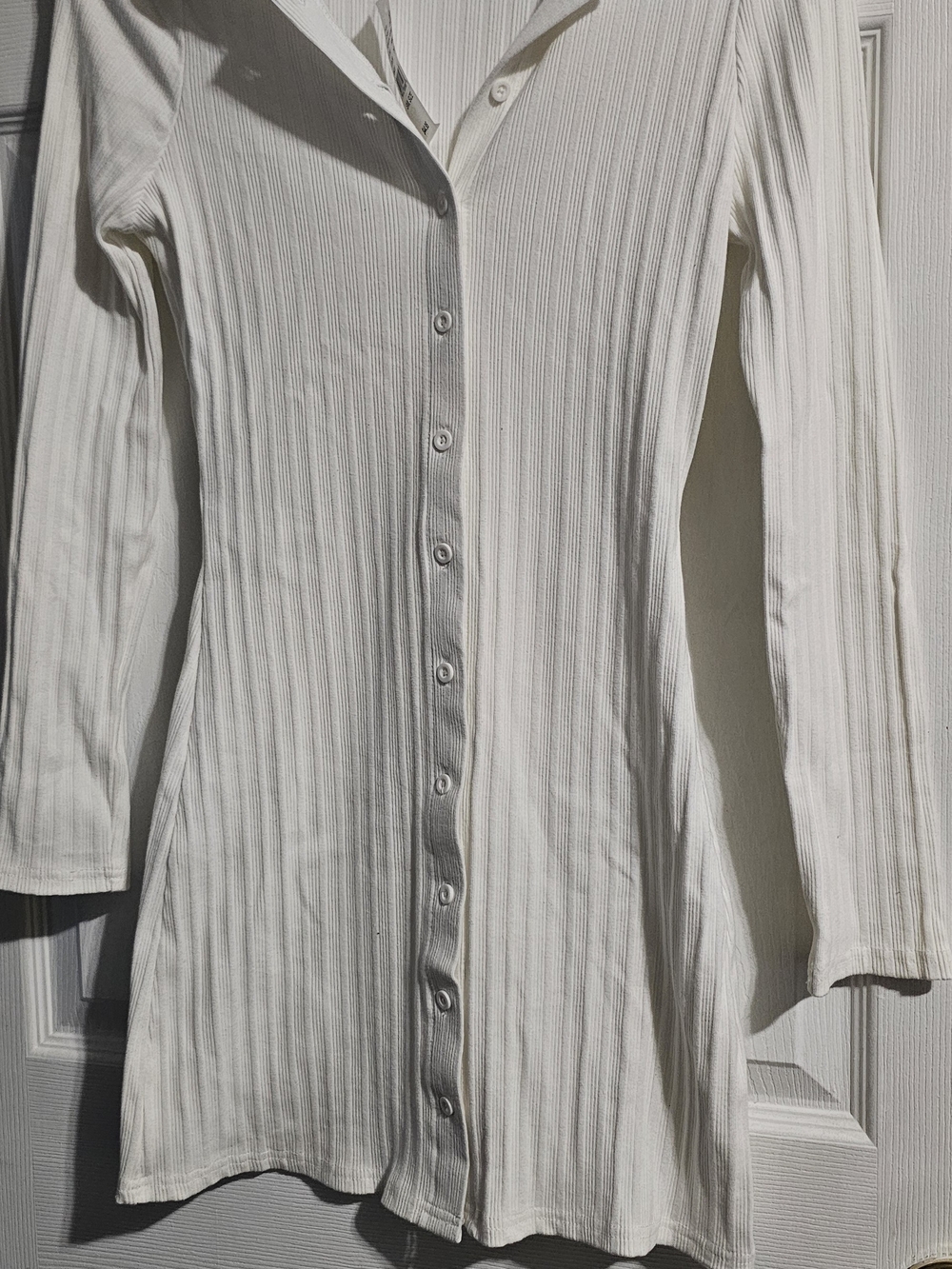 La Hearts Ribbed Button-Front Long Sleeve Top in Cream